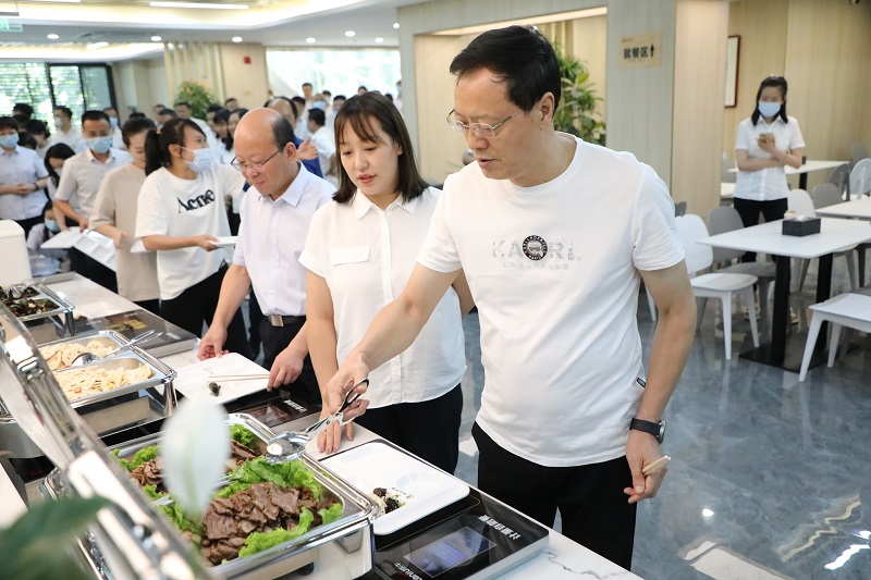 生態(tài)水泥公司“華山印象”職工智慧餐廳正式營(yíng)業(yè)啦！