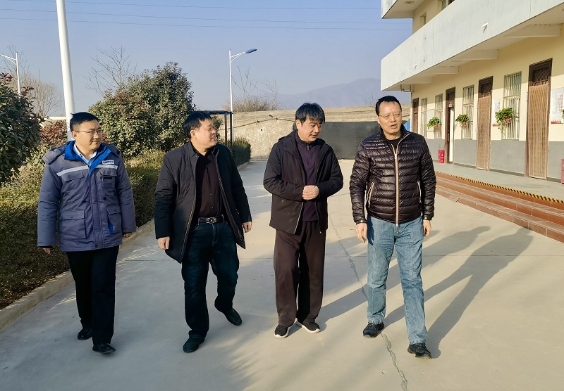 希望 ——陜西建材科技公司黨委書(shū)記、董事長(cháng)張超暉下基層送祝福話(huà)發(fā)展