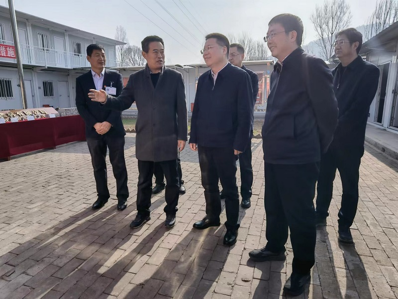 延安市市委副書(shū)記、市長(cháng)嚴漢平一行到黃陵新材公司調研指導工作