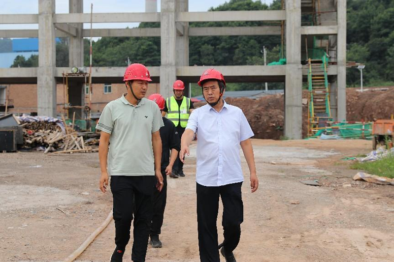 陜西建材科技公司黨委副書(shū)記、總經(jīng)理周紅到黃陵新材公司調研指導工作