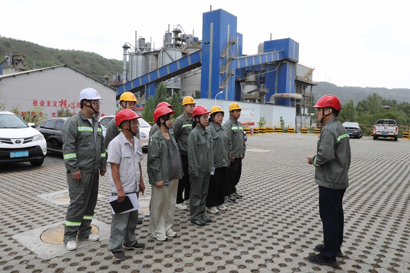 黃陵公司:職工代表訪一線 安全民生共守護