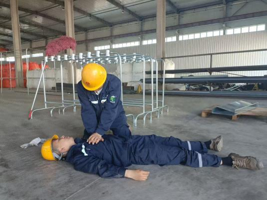 以演促練 以練筑防 筑牢安全防線 —龍門綠碳公司開展觸電應急演練