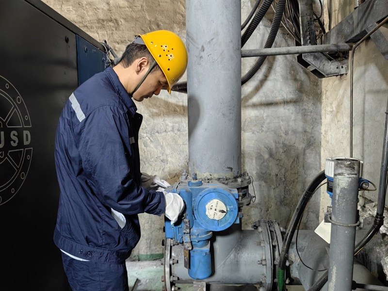 富平公司:不畏“烤”驗 全力筑牢安全生產防線