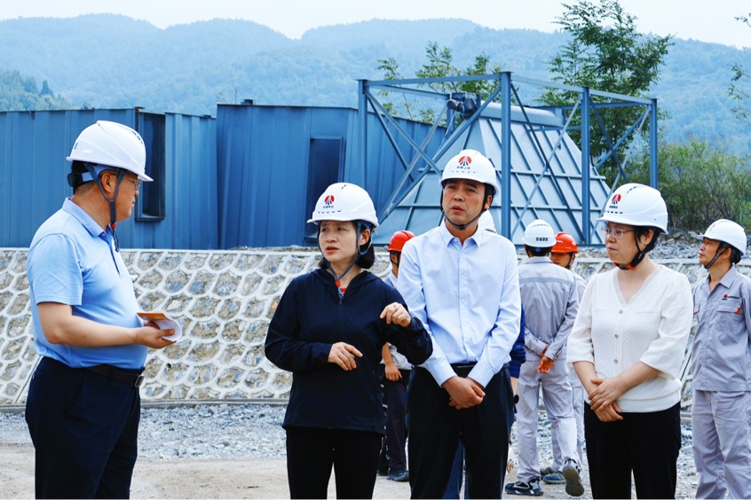 杜永康一行到陜渝建材公司檢查督導工作