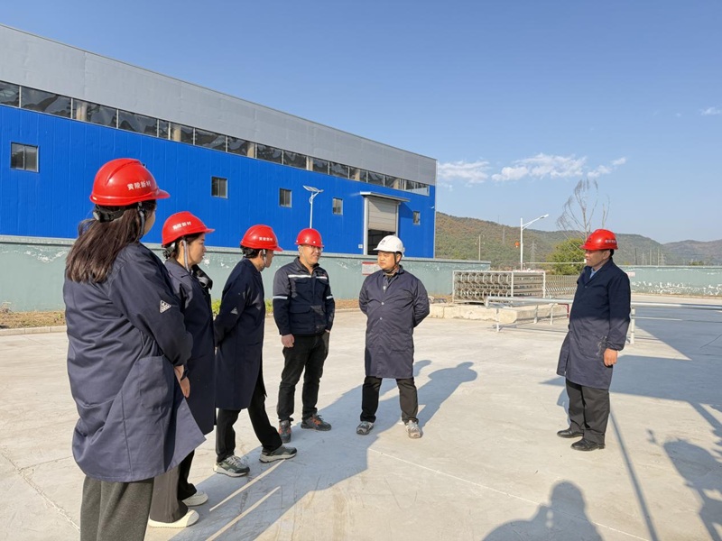 黃陵縣天然氣專項(xiàng)檢查組對黃陵新材公司開展LNG氣站專項(xiàng)安全檢查